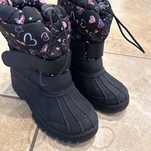 Black and Pink Heart Pattern Winter Boots
